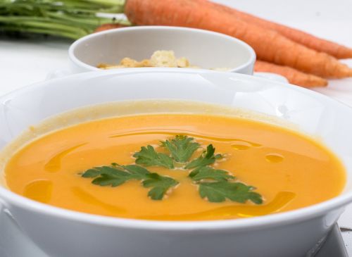 Zuppa di carote con crostini
