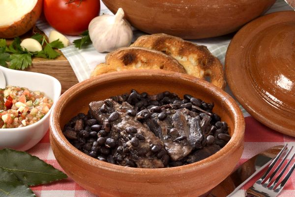 Cotica e fagioli neri