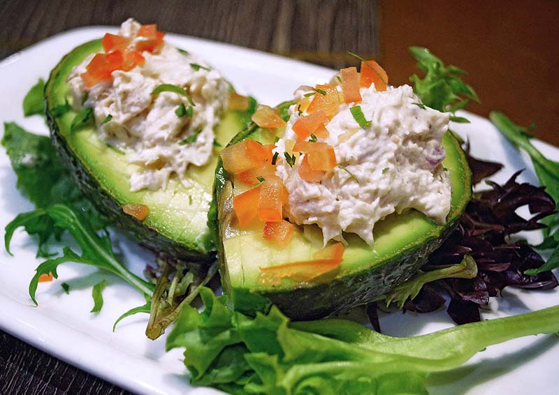 Avocado con pomodorini e mousse