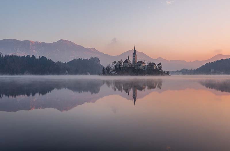 Castello sul lago