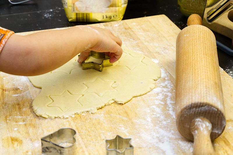 Preparazione biscotti 